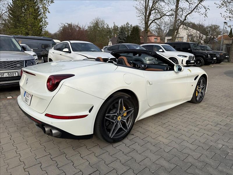 Ferrari California T 3,9 V8 412 kW - fotka 3 z 26