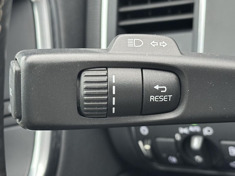 Volvo XC60 D4 AWD SUMMUM AUT CZ 1.maj - fotka 27 z 40