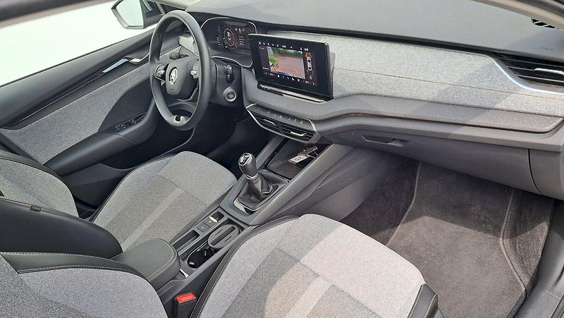Škoda Octavia (2024) Top Selection 1,5 TSI 110 kW - fotka 14 z 23