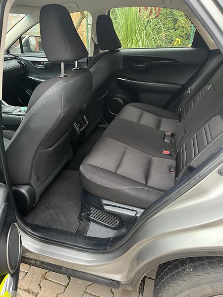 Lexus NX 300h (2019) - fotka 4 z 9