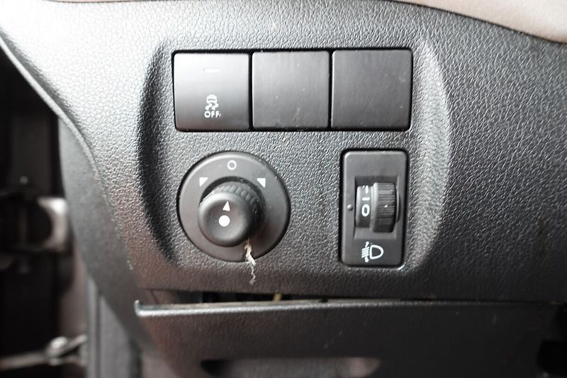 Peugeot Partner 1,6i 72kW M/T 5míst - fotka 15 z 24