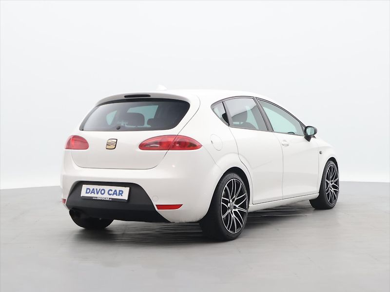 Seat Leon 2,0 TFSI 180kW FR - fotka 7 z 30