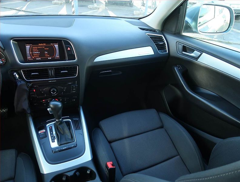 Audi Q5 (2011) 2.0 TDI, 4X4, Automat, ČR - fotka 8 z 20