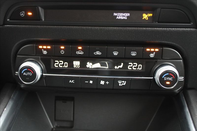 Mazda CX-5 2,5 i  1MAJ,A/T,4x4,REVOLUTION - fotka 17 z 47