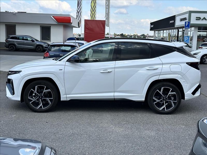 Hyundai Tucson 1,6 T-GDI PHEV N-LINE 4WD AT - fotka 3 z 12