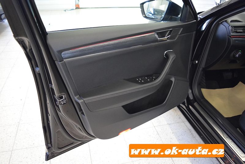 Škoda Superb 2.0 TDI STYLE MATRIX DSG    - fotka 31 z 66