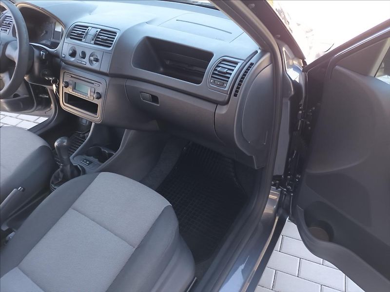Škoda Fabia 1,4 16V,63KW,KLIMA,PO SERVISU - fotka 24 z 31