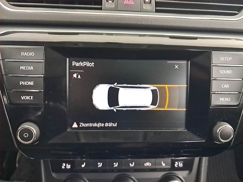 Škoda Superb (2015) Ambition 2.0 TDI, 4X4 - fotka 20 z 20