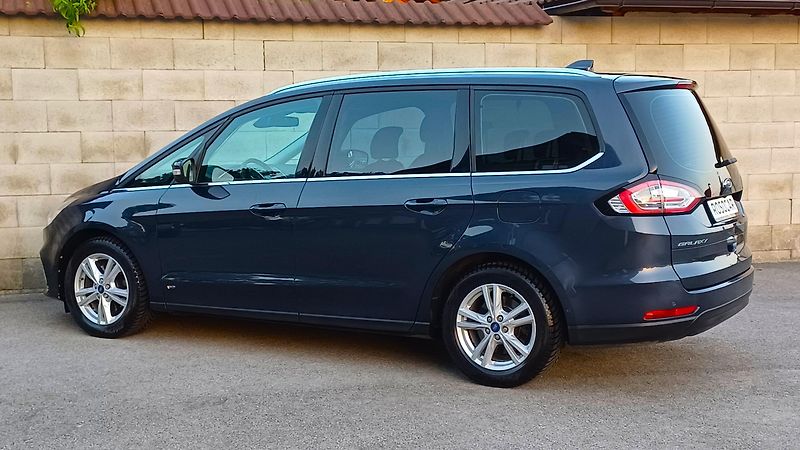 Ford Galaxy 2.0 140kW EcoBlue AWD TITANIUM - fotka 7 z 50