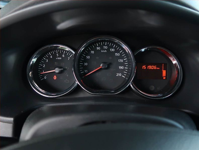 Dacia Logan (2016) 1.2 16V - fotka 11 z 14