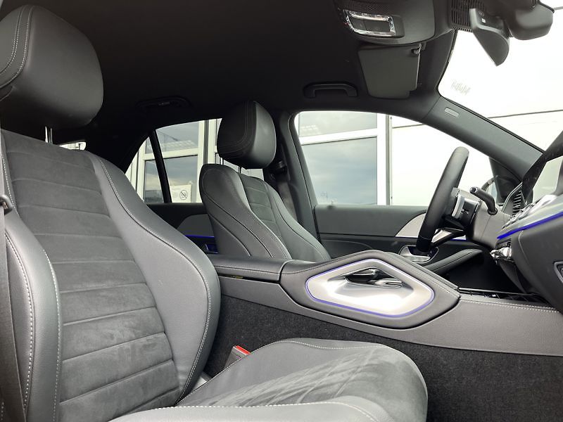 Mercedes-Benz GLE 300d 4MATIC AMG Line Airmatic - fotka 16 z 21