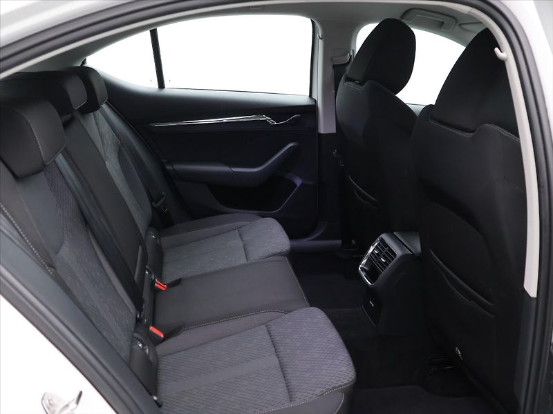 Škoda Octavia 2,0 TDI 85kW Style CZ DPH - fotka 12 z 28