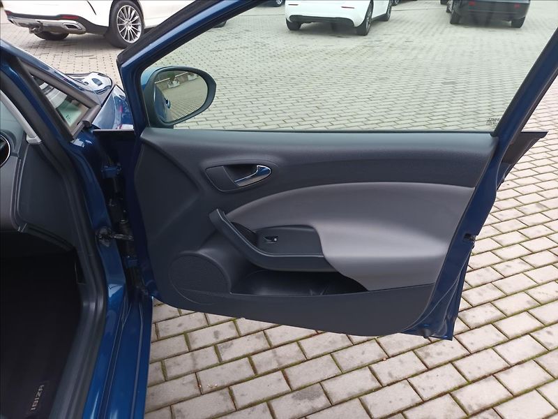 Seat Ibiza 1,4 16V,63KW,SERVISKA,SERVIS, - fotka 25 z 34