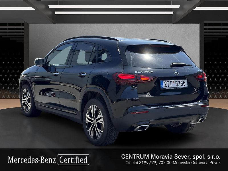 Mercedes-Benz GLA 200d 4MATIC - fotka 3 z 16