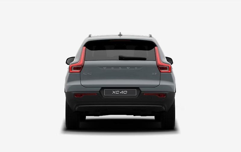 Volvo XC40 (2026) B3 AUT DARK PLUS - fotka 8 z 17