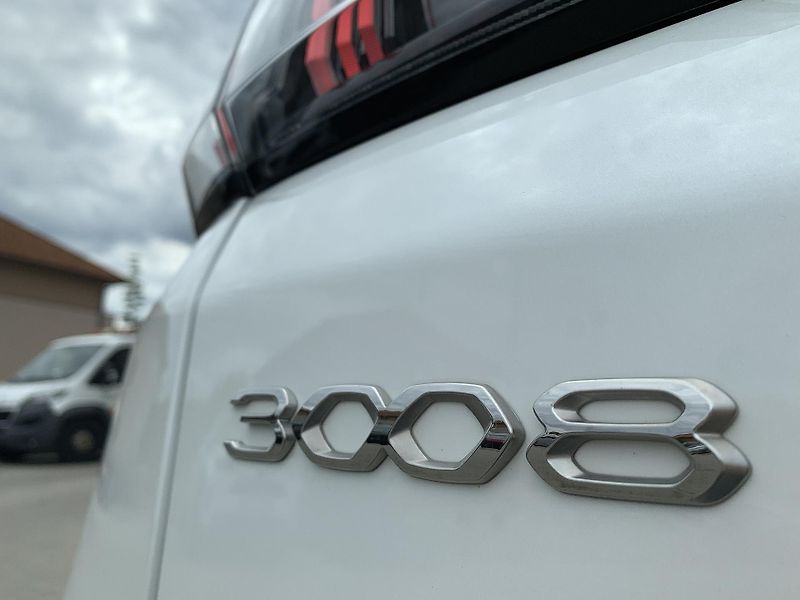 Peugeot 3008 GT 1.5 BlueHDi 96kW AT8 - fotka 25 z 29