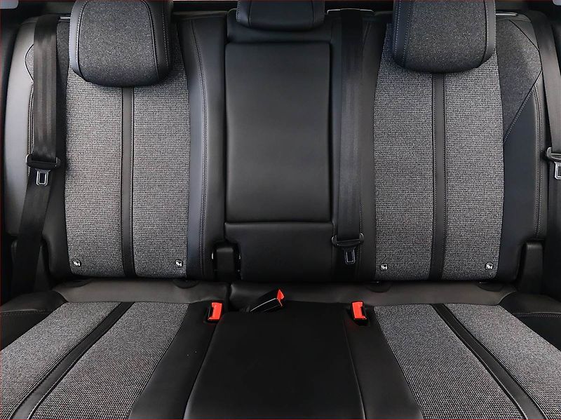 Peugeot 3008 (2017) Active 1.2 PureTech, Automat - fotka 10 z 18
