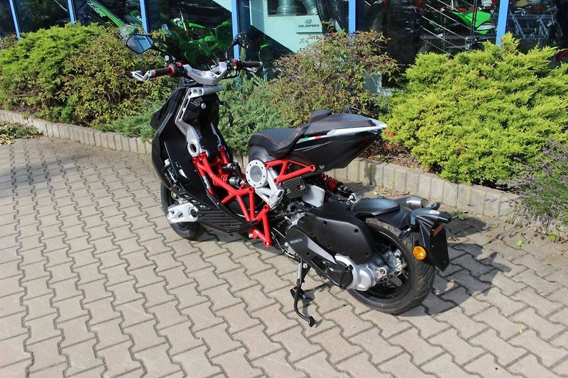 Italjet Dragster 125 (2025) DEMO 2025 - fotka 6 z 8