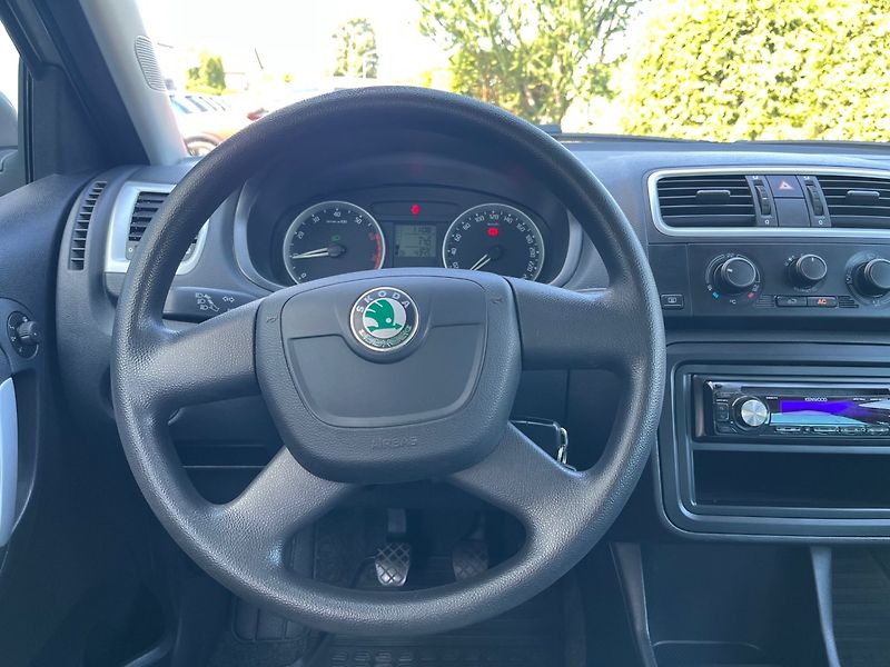 Škoda Fabia (2010) 1.2 i 70 Tis. Km - fotka 9 z 28
