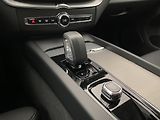 Volvo XC60 B4 AWD DARK PLUS AUT CZ - náhled 27