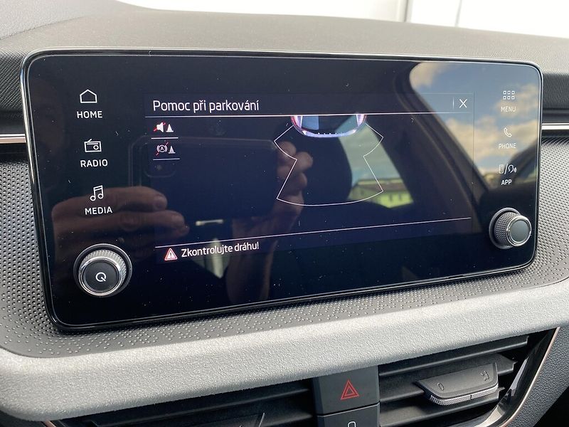 Škoda Scala 1,0 TSI 85 kW Selection - fotka 18 z 26
