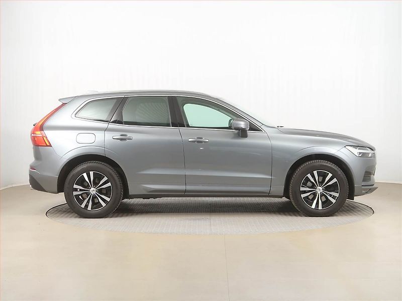 Volvo XC60 (2020) B4 AWD - fotka 6 z 17