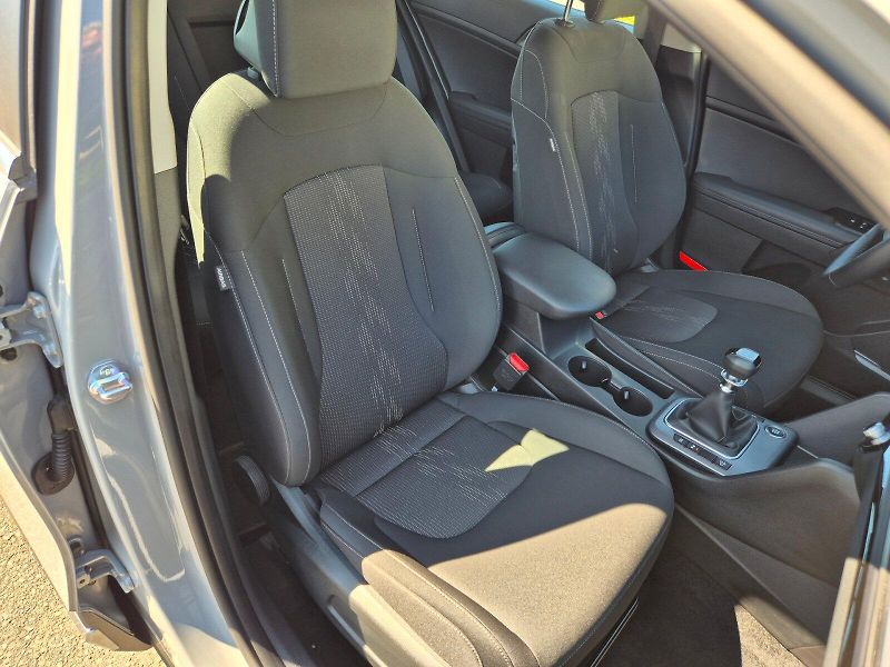 Kia Sportage (2025) Exclusive  1.6 T-GDI 110 kW 6° - fotka 21 z 36