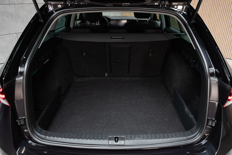 Škoda Octavia 2.0 TDI KAMERA*KESSY*ACC*DPH* - fotka 37 z 39