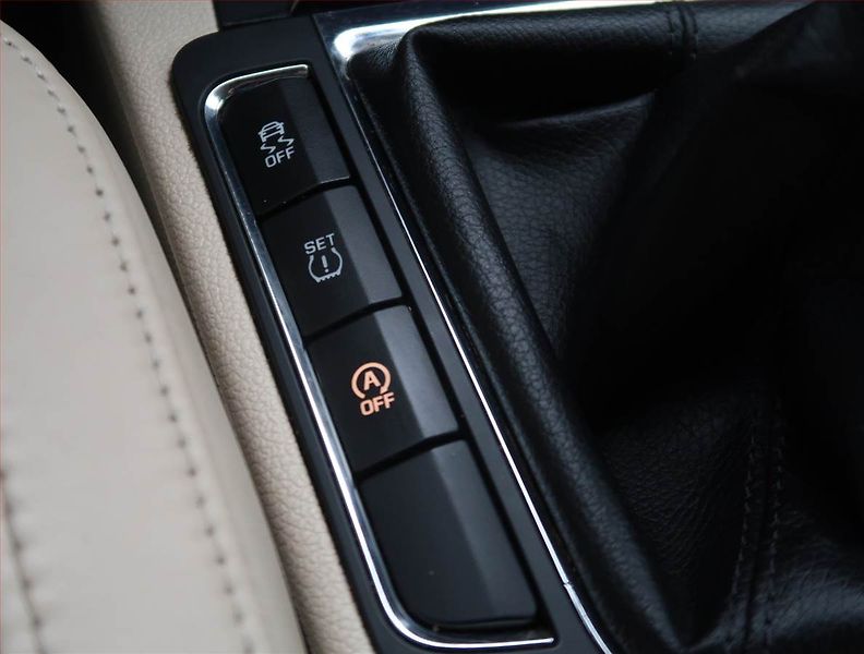 Škoda Superb (2013) Elegance 2.0 TDI, Navi - fotka 24 z 25