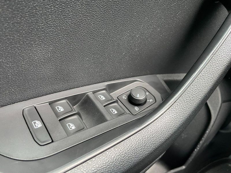 Škoda Karoq (2022) 2.0TDi Style+! Tažné! ČR+1.maj - fotka 23 z 36