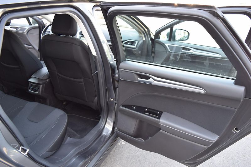 Ford Mondeo (2018) 2.0TDCI 110kw BUSINESS LED TAŽ - fotka 42 z 49