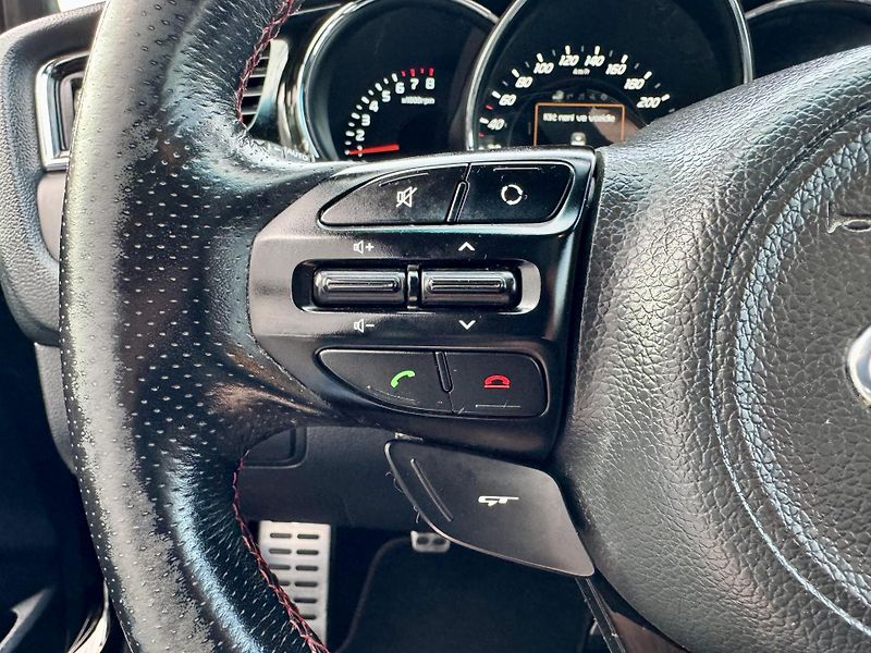 Kia Ceed (2016) 1.6 T-GDI 150kW GT Plus RECARO - fotka 15 z 25