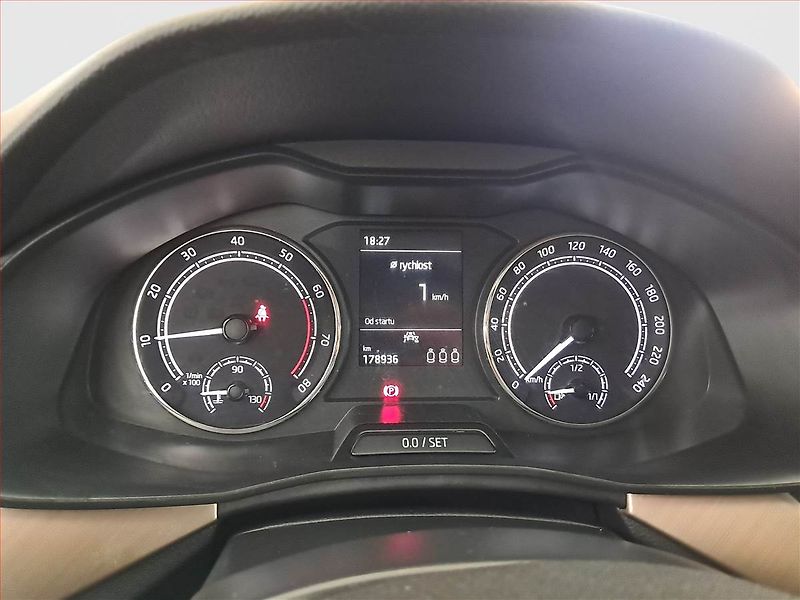 Škoda Scala (2021) Style Plus 1.0 TSI, Serv.kniha - fotka 11 z 19