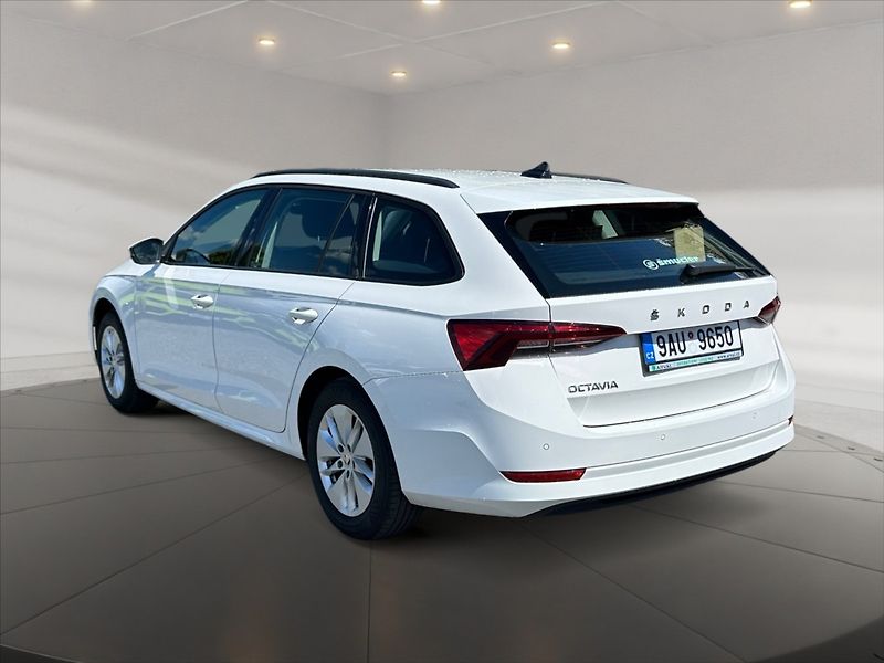 Škoda Octavia 2,0 TDI 110 Ambition - fotka 4 z 11