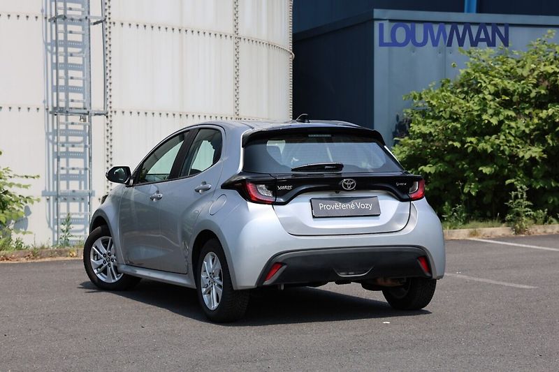 Toyota Yaris 1.5 HEV CVT COMFORT - fotka 24 z 25