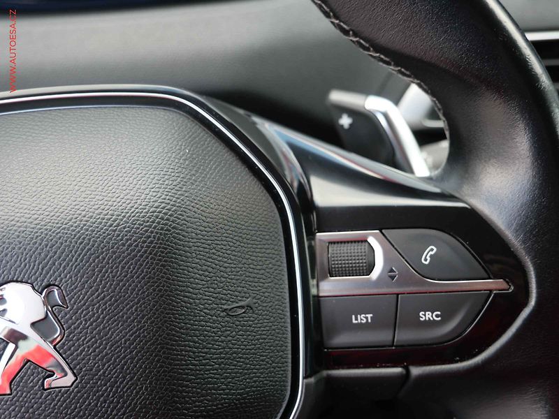 Peugeot 5008 (2018) 2.0HDi, AT, LED, kamera - fotka 16 z 28