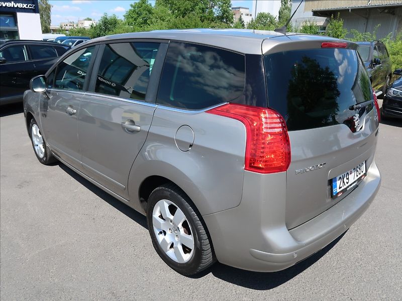 Peugeot 5008 2,0 HDi,110kW,NovéČR,7míst - fotka 4 z 31