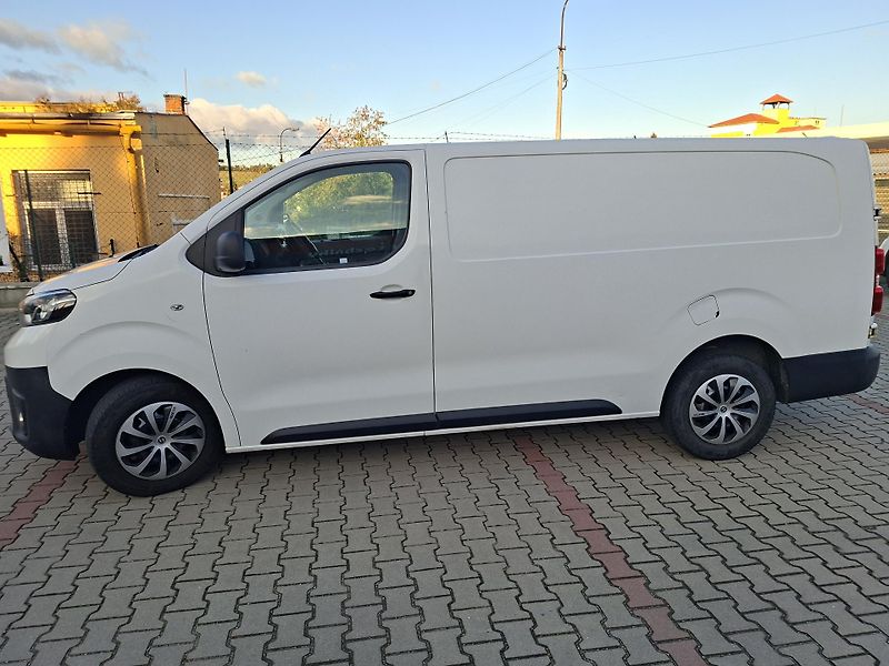 Toyota ProAce (2020) skřín L3, 130 kW, automat - fotka 3 z 8