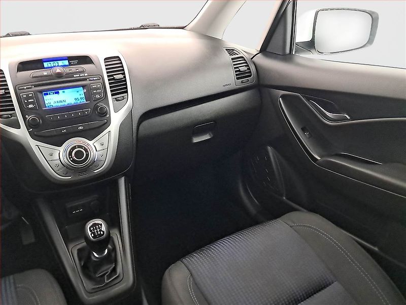 Hyundai ix20 (2015) 1.4 CVVT, Serv.kniha - fotka 8 z 17
