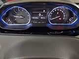 Peugeot 2008 (2018) 1.2 PureTech, Automat - náhled 11