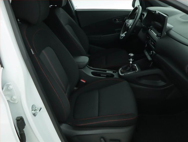 Hyundai Kona (2023) N-Line 1.0 T-GDI - fotka 9 z 17