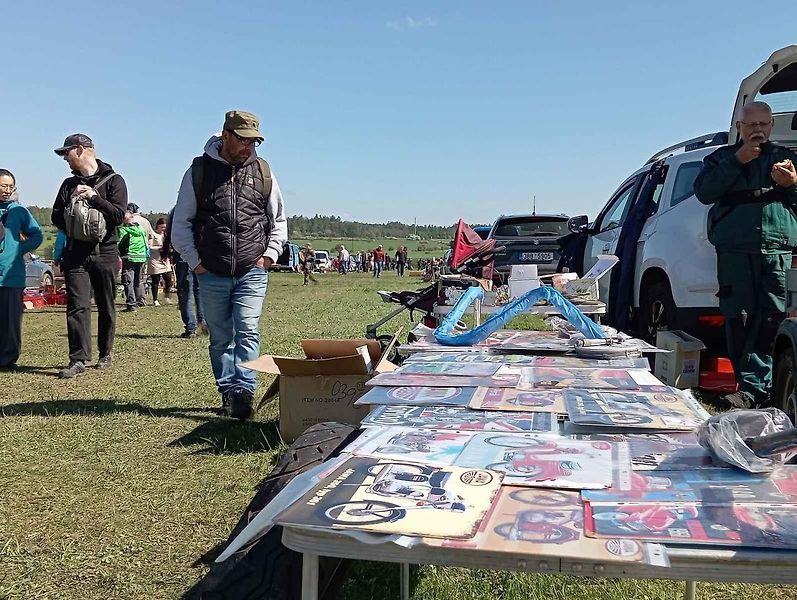 Plochu letiště ve Velké Dobré zaplnili od pátku do soboty zejména vyznavači motorismu.