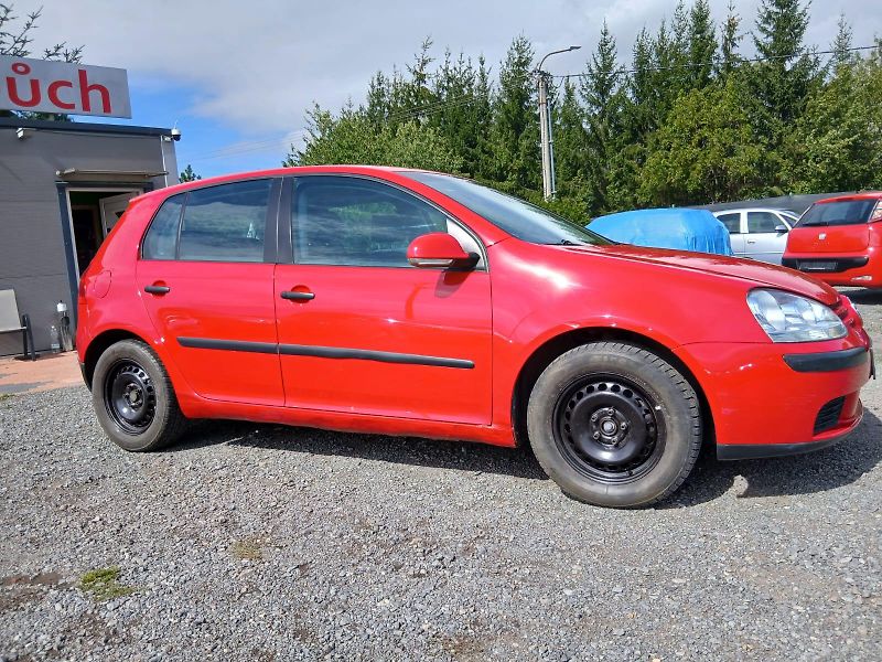 Volkswagen Golf 5, 1.4i - fotka 6 z 30