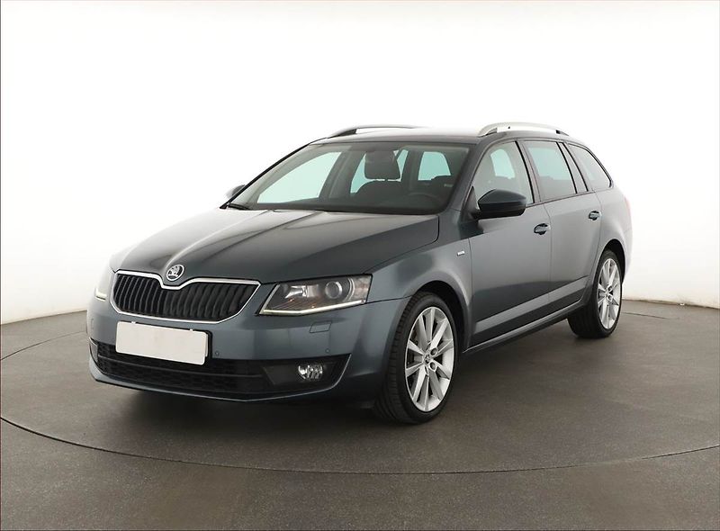 Škoda Octavia (2017) 1.6 TDI, Navi, Xenony - fotka 2 z 15