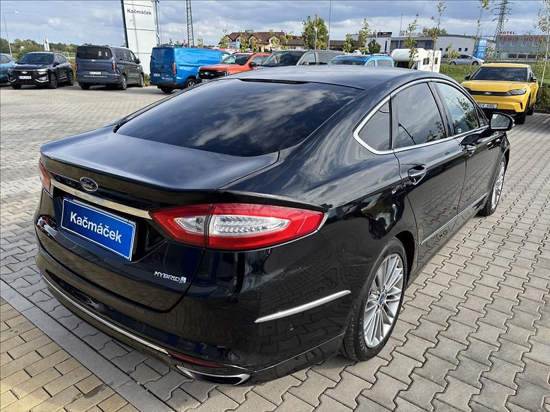 Ford Mondeo 2,0 HEV Vignale 103kW - fotka 5 z 45