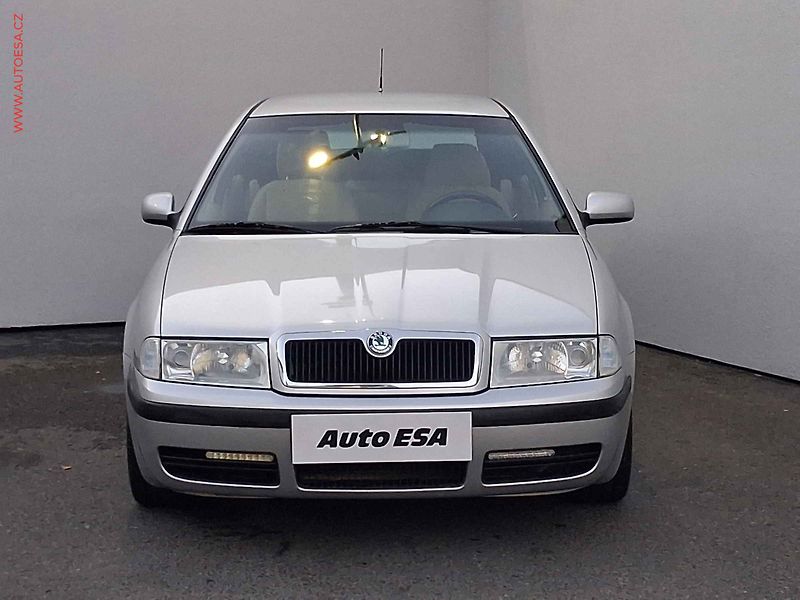 Škoda Octavia (2001) 1.9TDi, 2.maj,ČR, servis - fotka 2 z 16