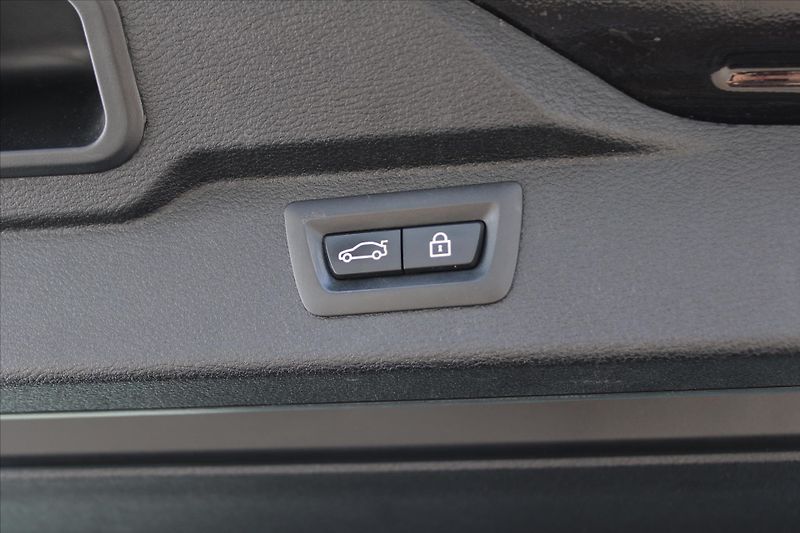 BMW X5 xDrive 30d NAVI DPH 1.MAJ ČR - fotka 14 z 26