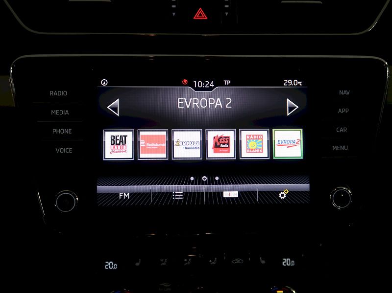 Škoda Superb (2019) STYLE 2.0TDI 110KW DSG TAŽNÉ N - fotka 24 z 43