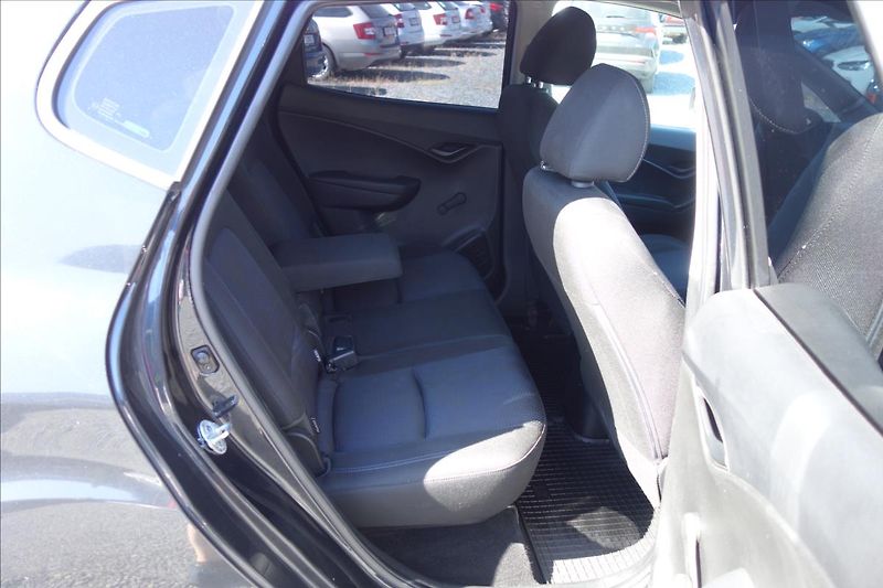 Hyundai ix20 1,4 CVVT, ČR, KLIMATIZACE. - fotka 12 z 30