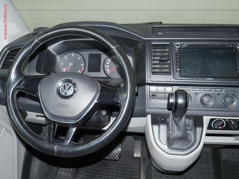 Volkswagen Transporter (2018) 2.0TDi L2 9míst, 1.maj,ČR - fotka 13 z 19